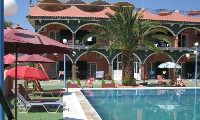 Agios Ioannis Apartment | Studio, Shared Pool Within Easy Reach Of Beaches and near Aqualand waterpark