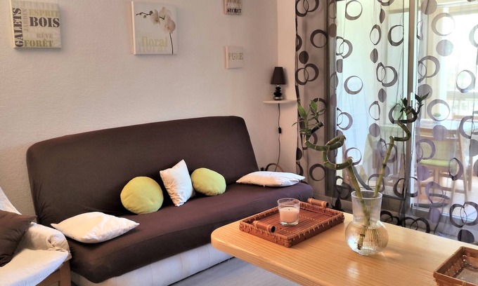 Saint-Mandrier-sur-Mer Apartment | Studio ZEN 2/4 to 5 pers. -> 23H Walking distance (beach, hiking, children's playground, shops)