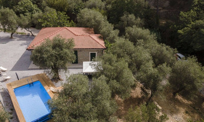 Cervo House | Stunning private villa for 8 guests with WIFI, private pool and pets allowed