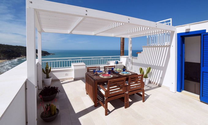 Peschici Apartment | Stunning apartment with sea view in the heart of Peschici