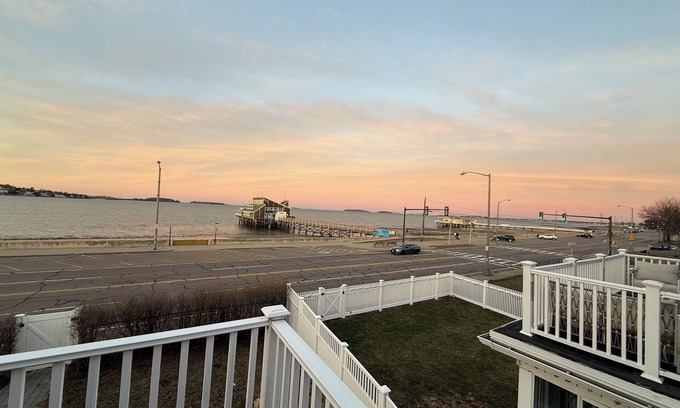 Quincy House | Stunning Beachfront 3BR, Ocean/City Views, Near Boston, Free Parking