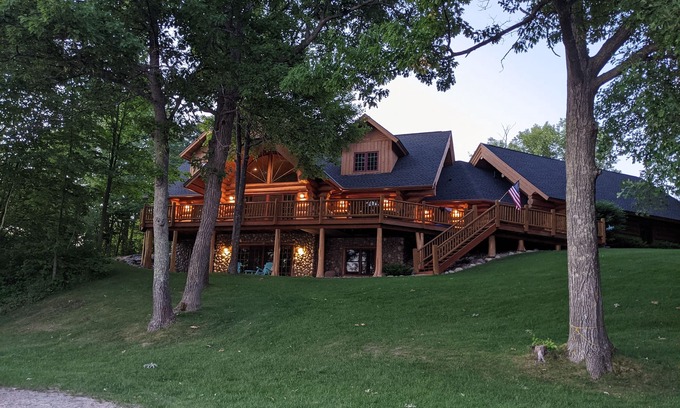 Cohasset Cabin | Stunning Executive log cabin on beautiful lake