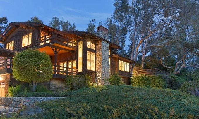 Covenant House | Stunning Family Retreat Near Beach