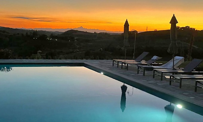 Nizza Monferrato Villa | Stunning hilltop Villa and infinity pool in Nizza Monferrato
