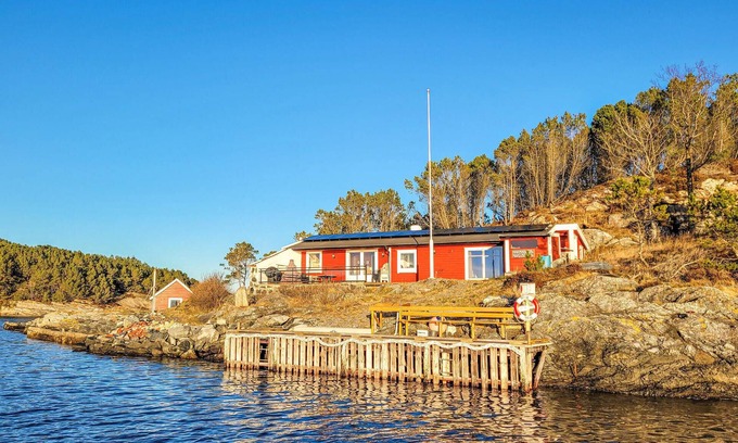 Fjell House | Stunning home in ågotnes with kitchen