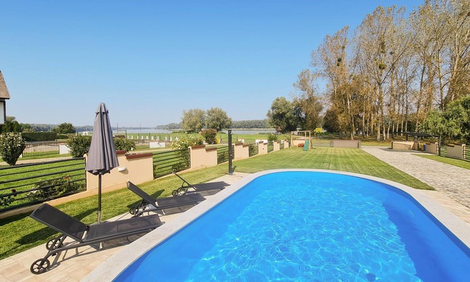 Aljmas House | Stunning home in Aljmas with WiFi