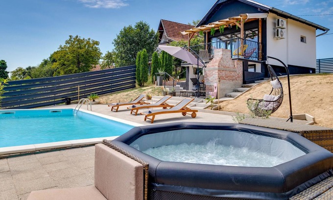 Bjelovar House | Stunning home in Bjelovar