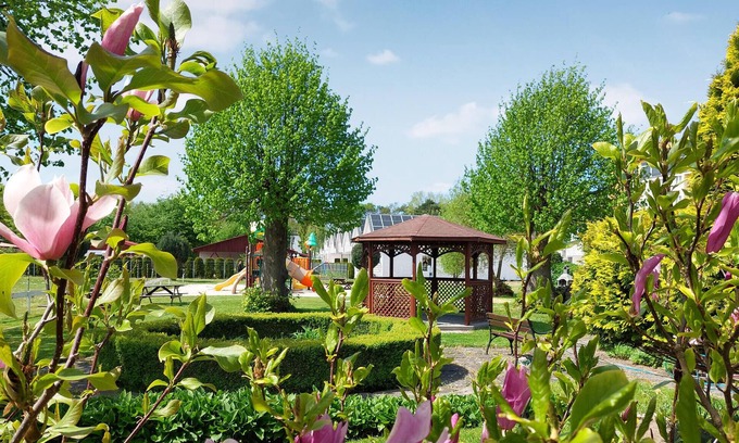 Darlowko House | Stunning home in Darlówko with WiFi