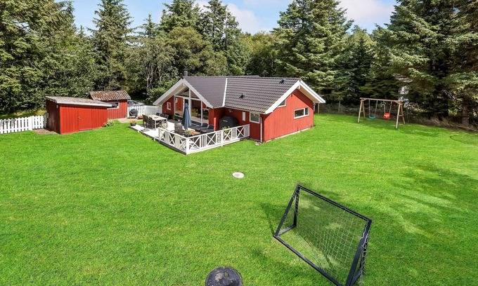 Sjaelborg House | Stunning home in Esbjerg V with WiFi