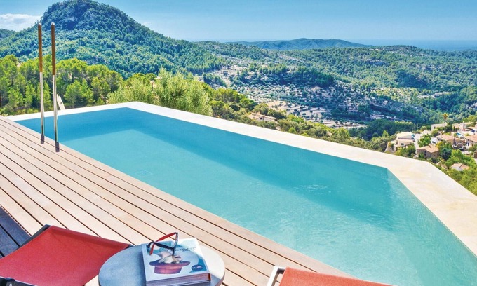 Galilea House | Stunning home in Galilea