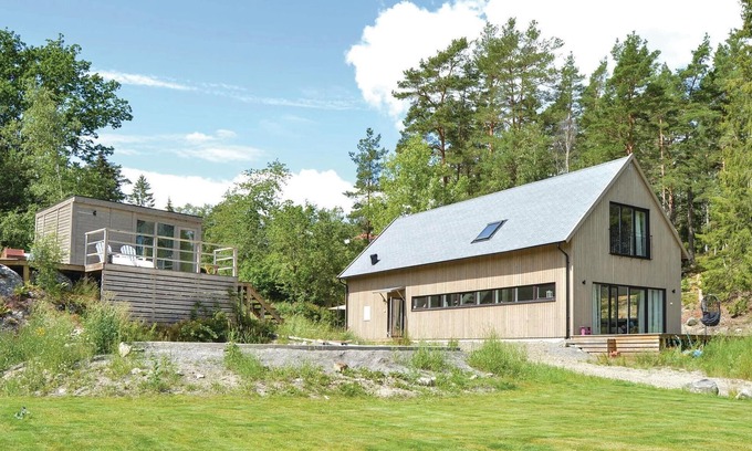 Musko House | Stunning home in Muskö with kitchen