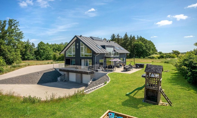 Ørsted House | Stunning home in ørsted with sauna