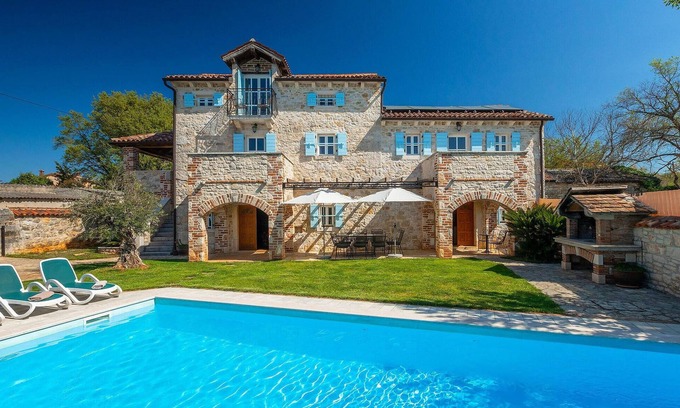 Susnjici House | Stunning home in Porec