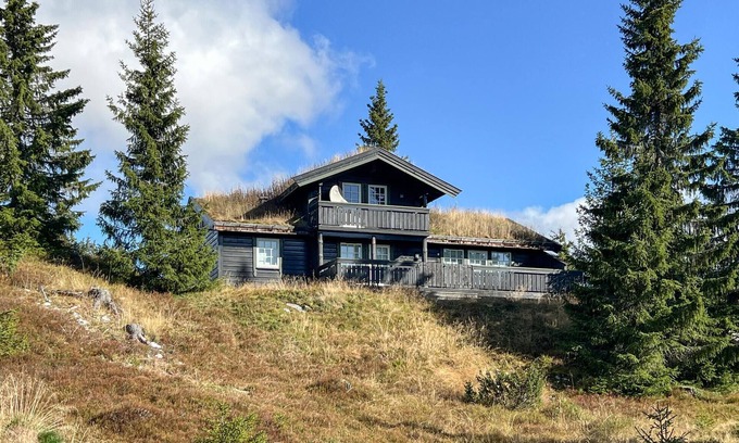 Sjusjoen House | Stunning home in Sjusjøen with sauna