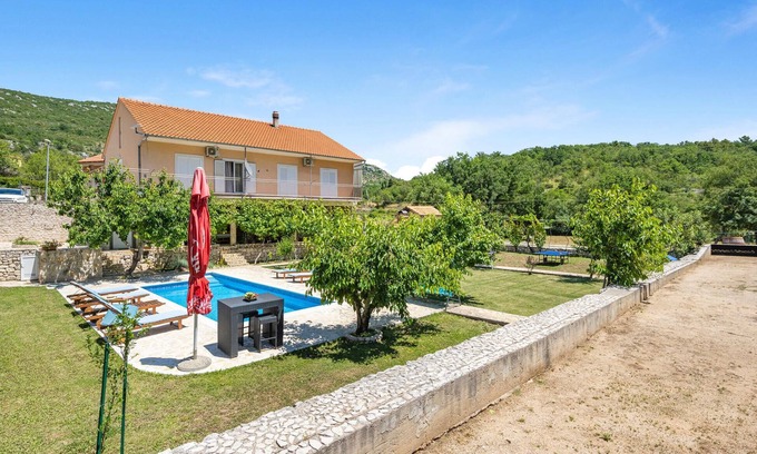 Sibenik House | Stunning home in Slivno with kitchen