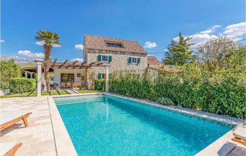 Solin House | Stunning Home In Solin With Wifi