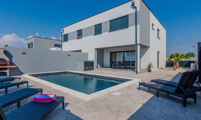 Vrsi House | Stunning home in Vrsi with WiFi