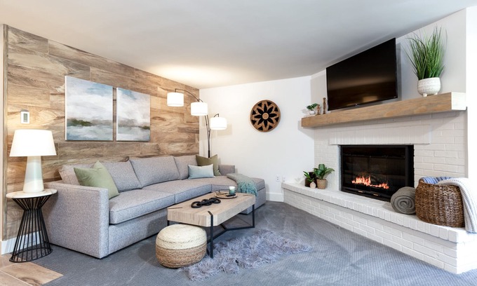 Snowmass Village Condo | Stunning & Modern Family-Friendly Slopeside Retreat in the Heart of Snowmass!