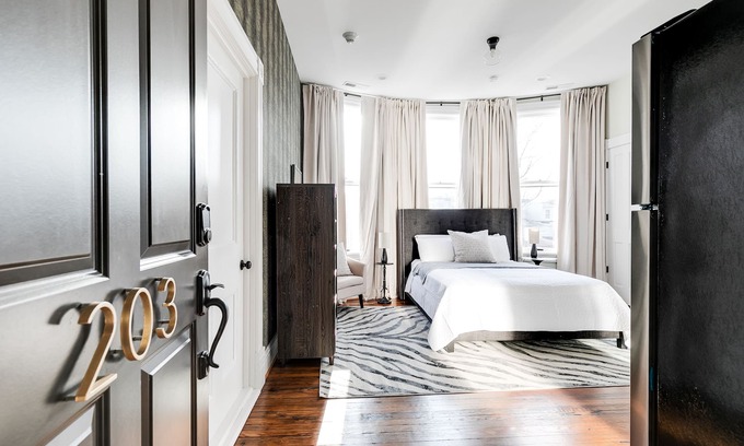 Church Hill Apartment | Stunning Modern Studio Will Take Your Breath Away