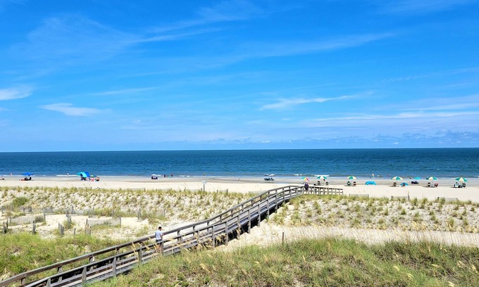 Tybee Island Condo | Stunning Ocean View Retreat w/Spacious Balcony & Pool Access