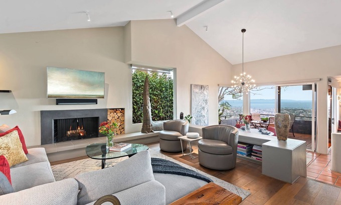 Riviera House | Stunning Panoramic Views From Contemporary Riviera Home!