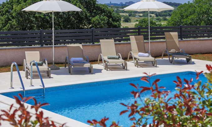 Jadreski House | Stunning private villa for 5 guests with A/C, WIFI, private pool, TV, terrace and panoramic view