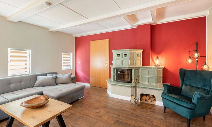 Oybin House | Stunning private villa for 10 guests with hot tub, WIFI, TV, patio and pets allowed