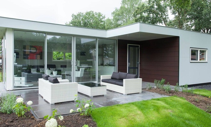 Susteren House | Stunning private villa for 6 people with WIFI, pool, TV and terrace