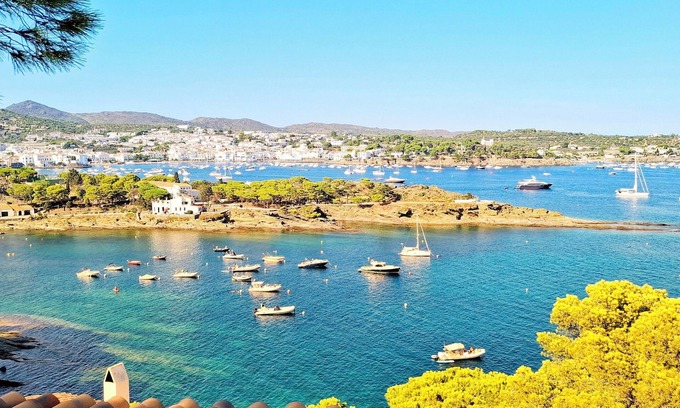 Cadaques House | Stunning Seaside House