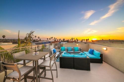 South Mission Beach House | Stunning South Mission Home with Private Rooftop & Ocean Views!