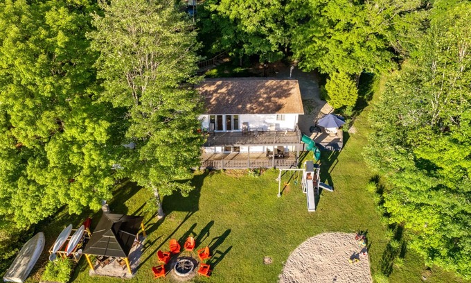 Trent Lakes House | Stunning sunsets and family fun all year long/New Hot Tub & 200mbps Internet