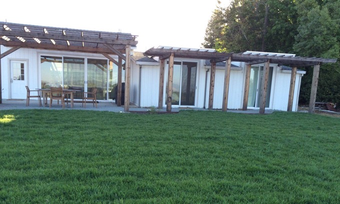 Sebastopol Cottage | Stunning Views on 10 acres w/ Vineyard, 7 min to Sebastopol