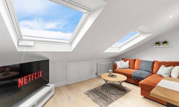 East Putney Apartment | Stylish 4 Bed in Central London - Sleeps 9