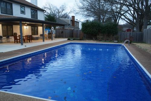 Ellendale House | Stylish 4BR Prime Location Close to All!