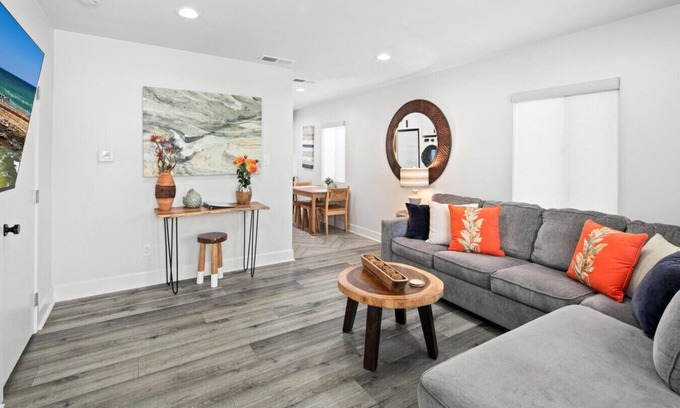 Ocean Beach Apartment | Stylish Coastal Retreat 2 Blocks to Beach & Cafes