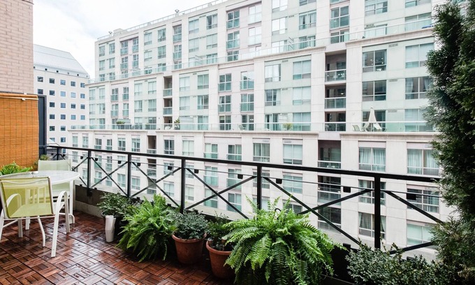 Financial District Apartment | Stylish downtown apartment with private patio and parking
