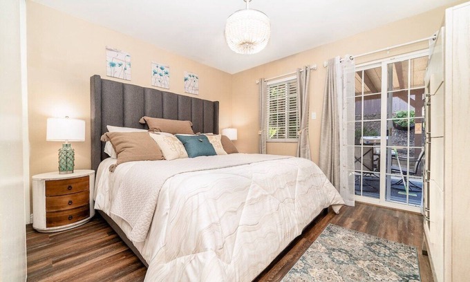 San Marcos House | Stylish Duplex with Fenced Yard in San Marcos