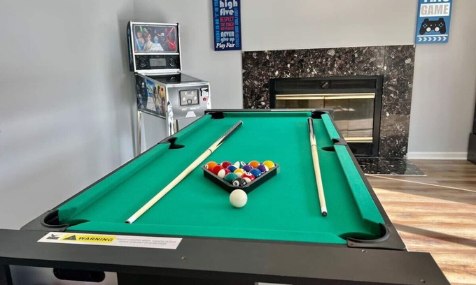 Crystal Lake House | Stylish Home for 12~Games Room~Pet Friendly