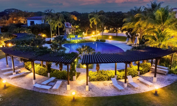 Playa Blanca Condo | Stylish & Quiet ~ Breathtaking Laguna Views ~Pool