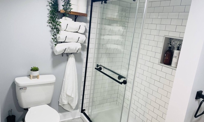 Princeton Apartment | Stylish & Spacious Princeton Basement Apt with King Bed, Private Entrance