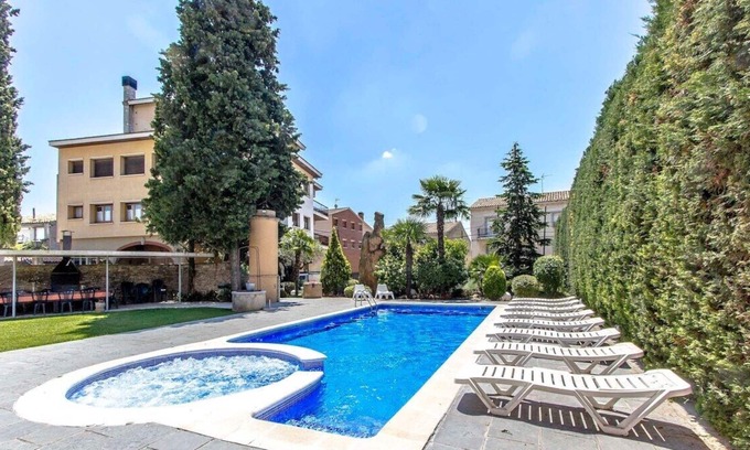 Portell Villa | Stylish Villa for 27 in Catalonian countryside!