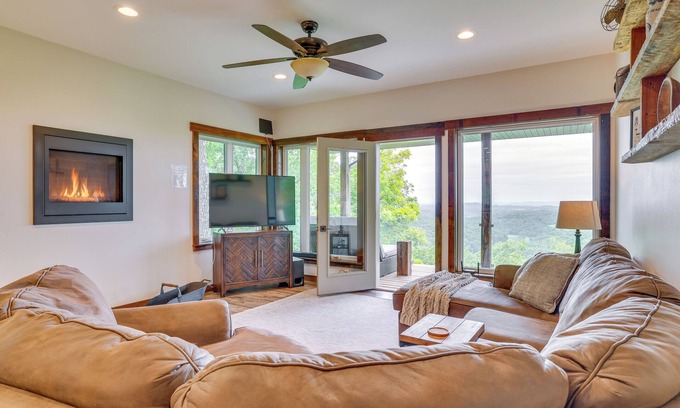 Mindoro House | 'Sugarloaf' House: Scenic Getaway Near La Crosse!