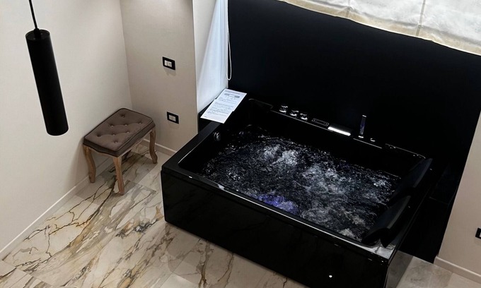 Pulsano House | Suite Visconti – Romantic Spa Suite with Private Whirlpool in Pulsano Old Town