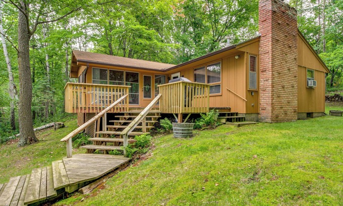 Hillman Cabin | Sullivan Lake Retreat w/Private Dock + Fire Pit!