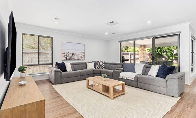 Mount Duneed House | Summer Breeze - 10 mins to Barwon Heads & Torquay