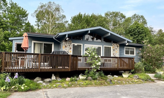 Balm Beach House | Summer weeks available, 90 mins from Toronto in beautiful Balm Beach