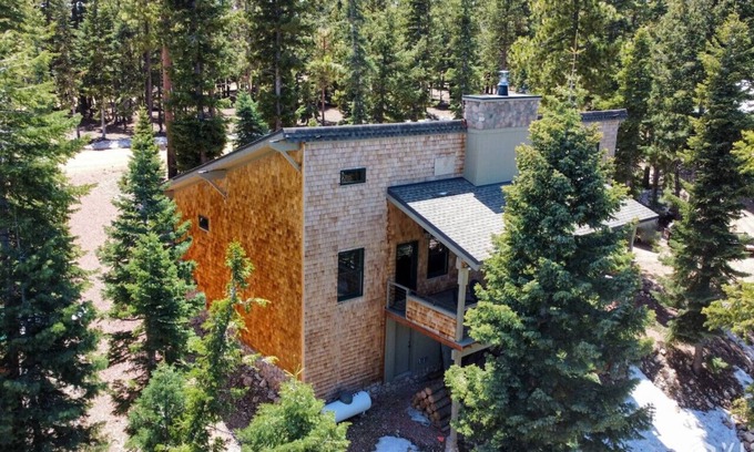 Duck Creek Village Cabin | Summit Pines Hideaway - Amazing Mountain Views!