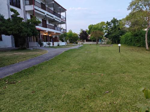 Siviri Apartment | Sun And Roses Siviri