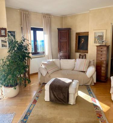 Lesa House | Sun Lake House and Hill