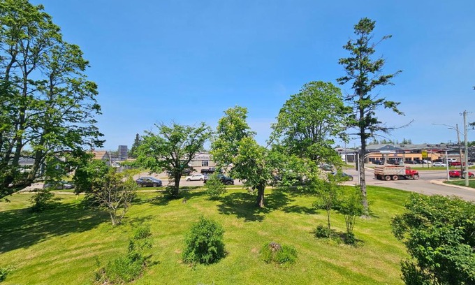 Summerside Bed & Breakfast | Sunflower Guest Suites